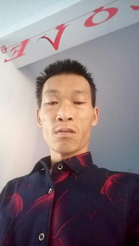 向阳的第一张照片--淮安相亲服务中心