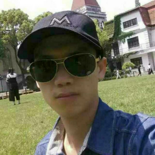 龙小华的第一张照片--淮安相亲服务中心