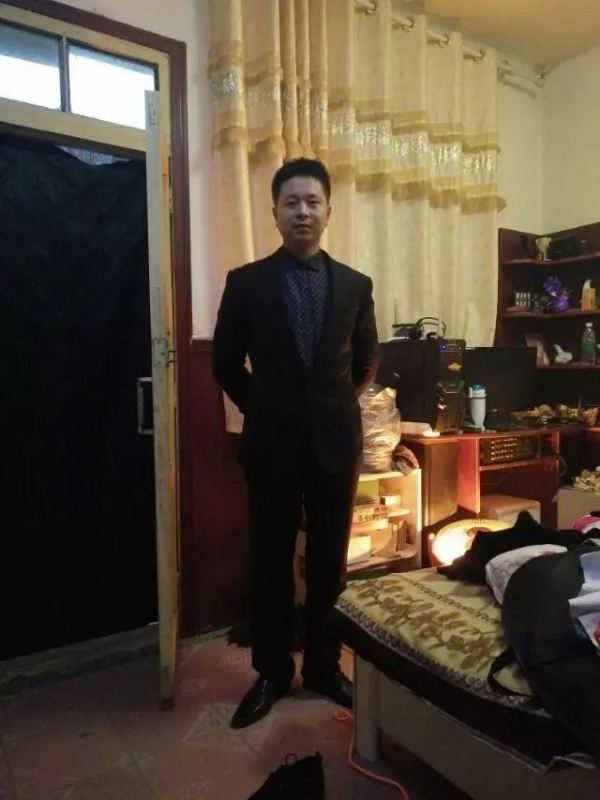 亮亮的第一张照片--淮安相亲服务中心