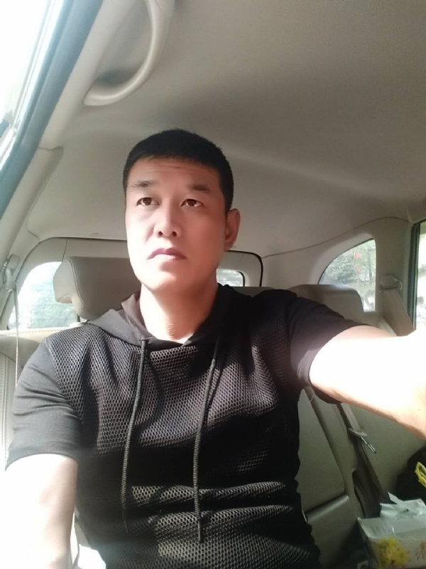 深爱的疯子的第一张照片--淮安相亲服务中心