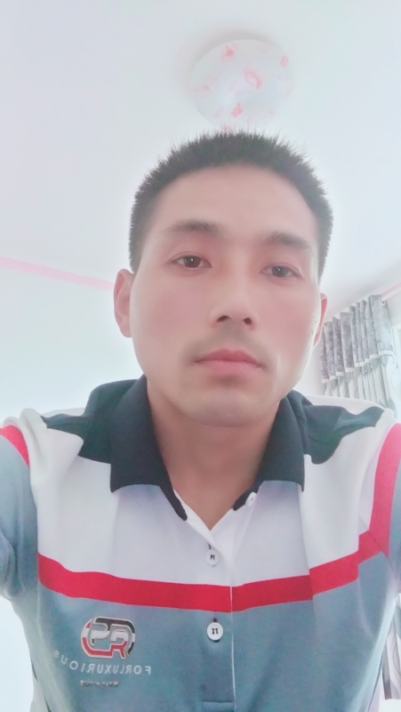 染红尘世的第二张照片--淮安相亲服务中心