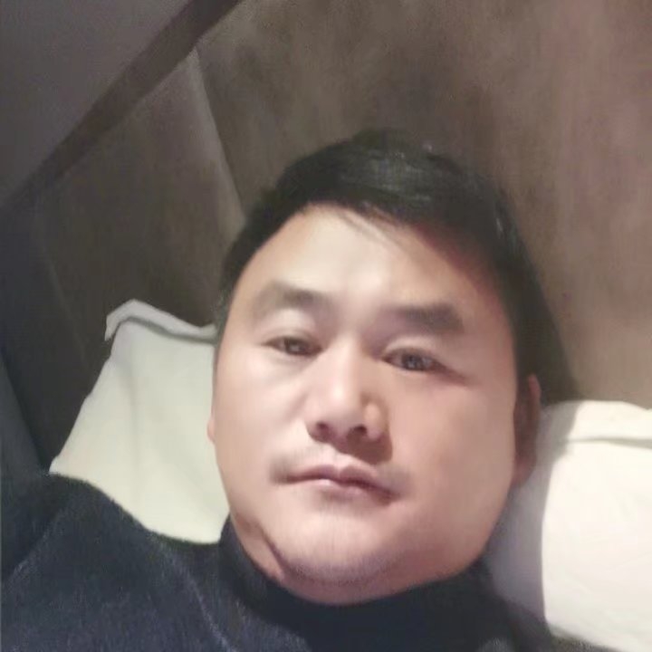 奔跑的第四张照片--淮安相亲服务中心
