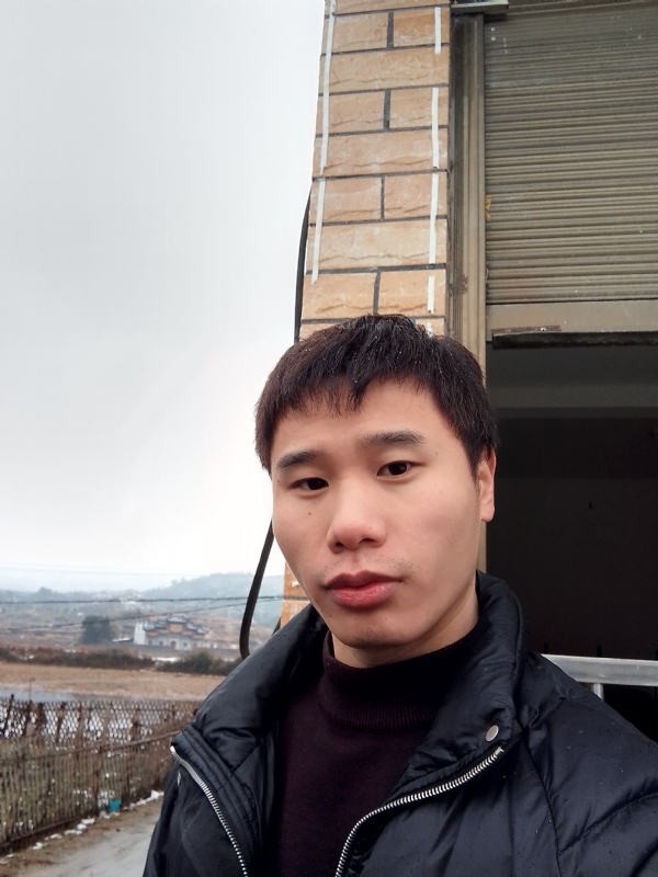 银色的羽翼的第一张照片--淮安相亲服务中心