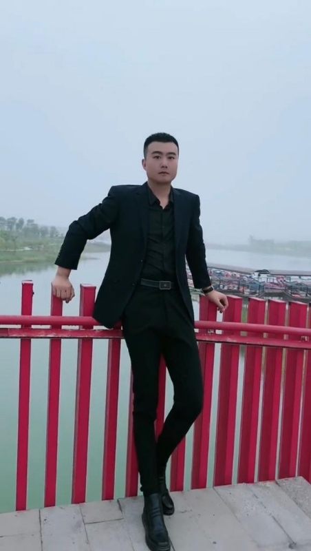 Albert的第一张照片--淮安相亲服务中心