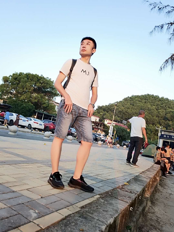 俊皓的第二张照片--淮安相亲服务中心