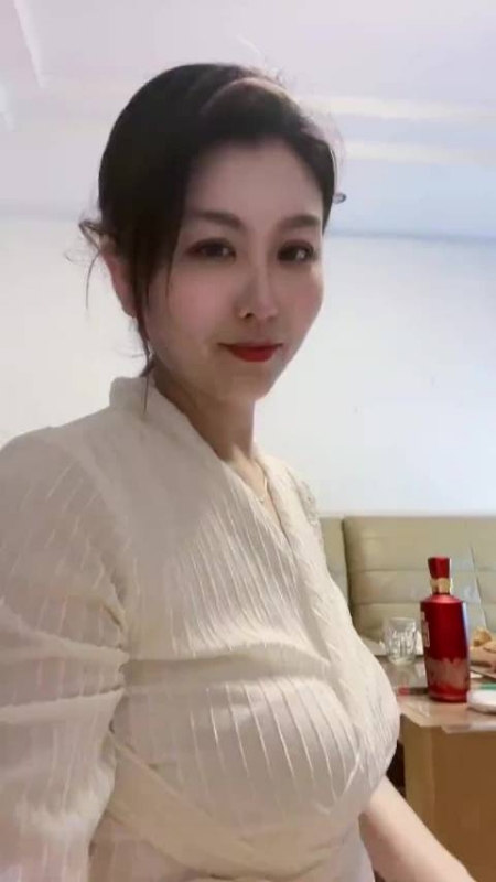 钕钕的第一张照片--淮安相亲服务中心