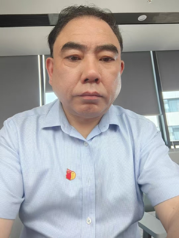 邹先生的第三张照片--淮安相亲服务中心