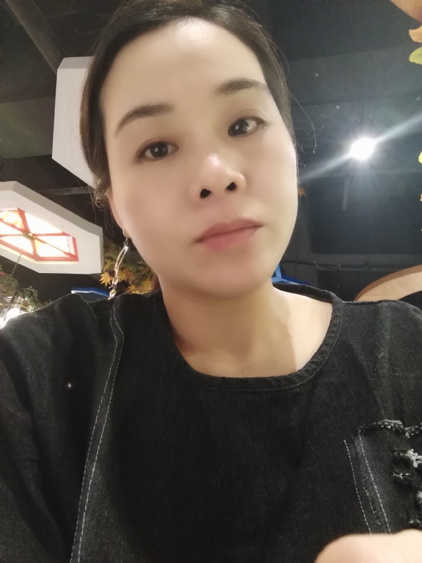 喜欢黑巧的第一张照片--淮安相亲服务中心